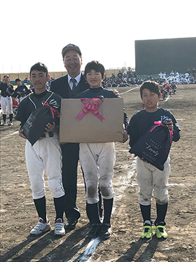 ピノキオ薬局杯学童野球大会の閉会式が行われました。